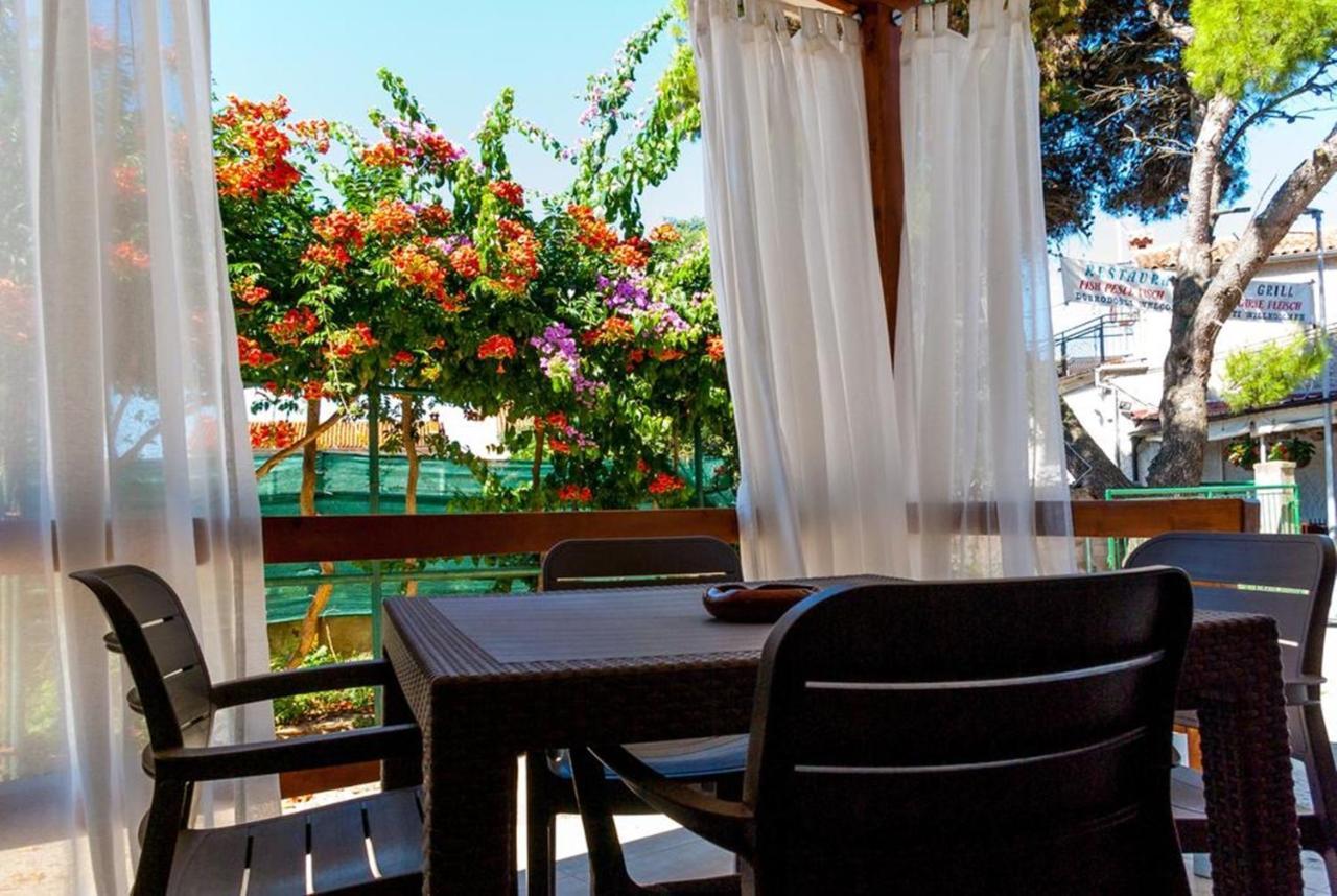 Villa Mediterranea - Apartments Medulin Exterior photo