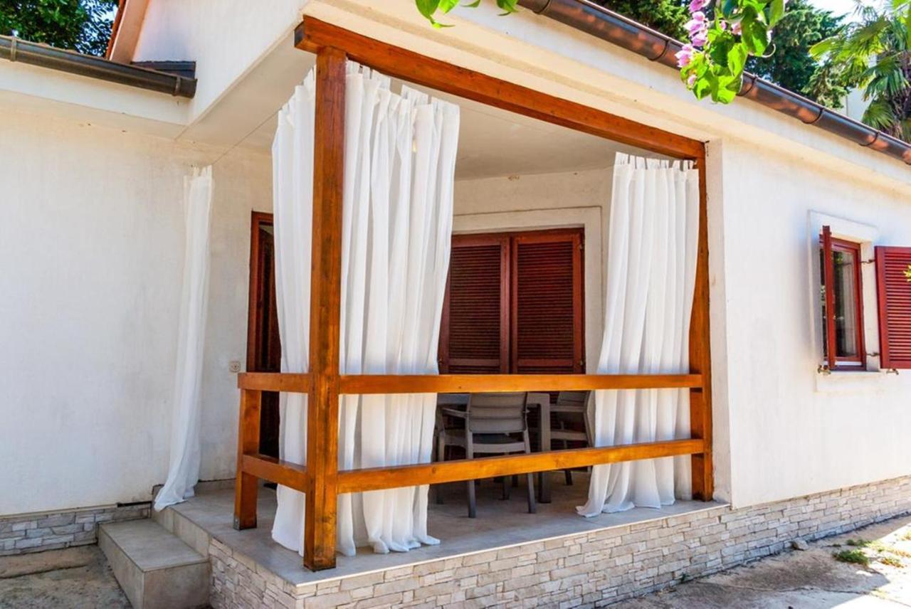 Villa Mediterranea - Apartments Medulin Exterior photo