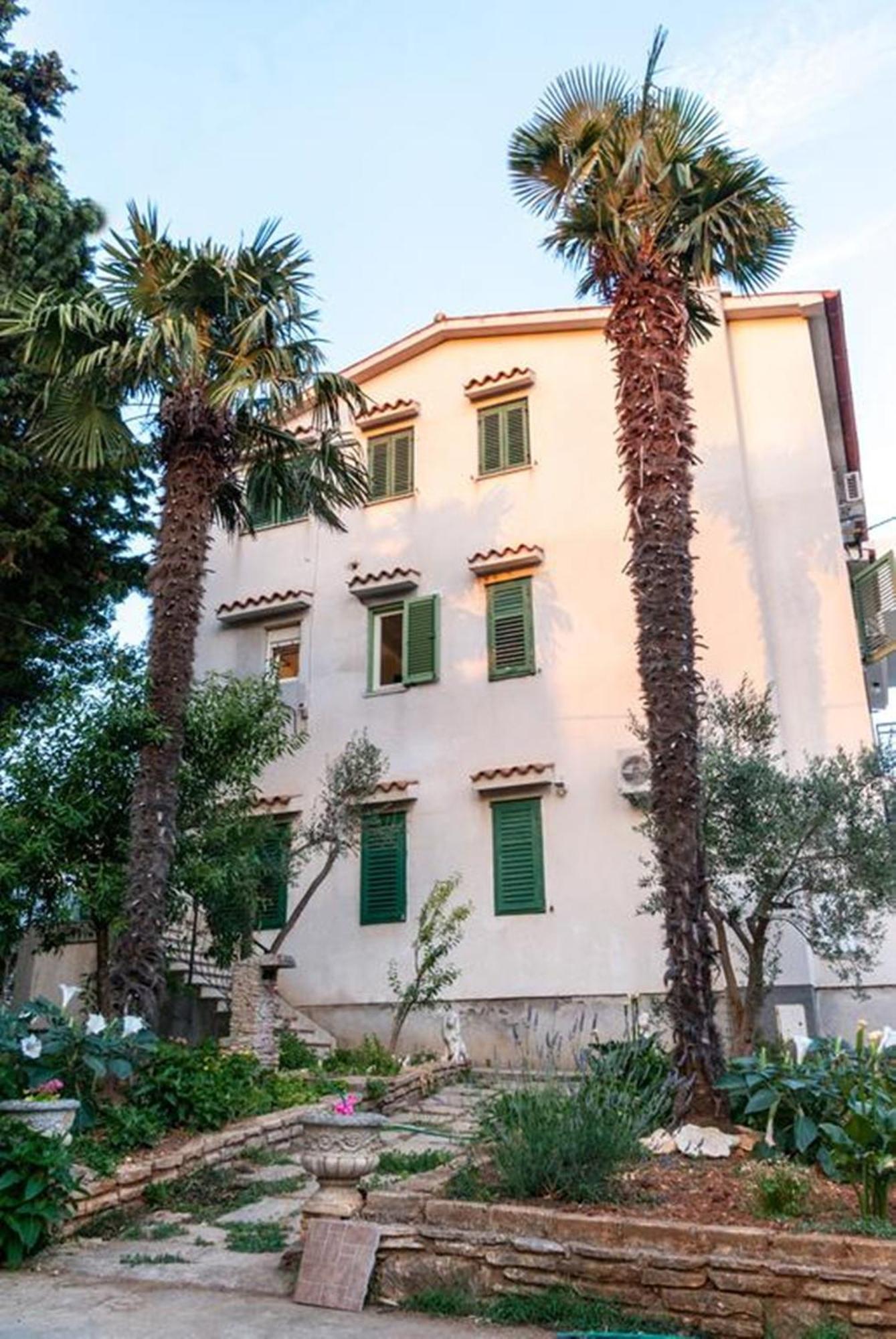Villa Mediterranea - Apartments Medulin Room photo
